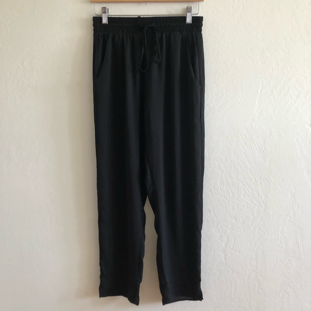 Lumiere Elastic Waist Pockets In Front Size Medium - image 1